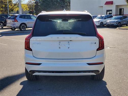 2026 Volvo XC90 B6 Ultra Dark Theme 7-Seater