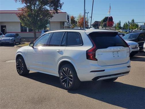 2026 Volvo XC90 B6 Ultra Dark Theme 7-Seater