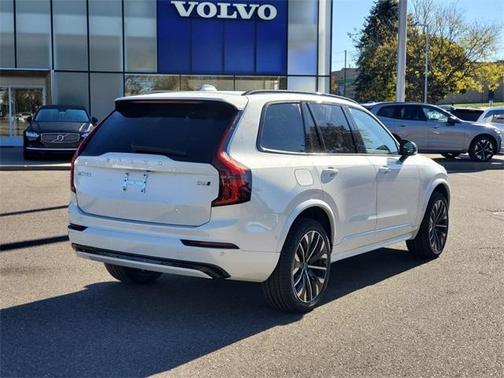2026 Volvo XC90 B6 Ultra Dark Theme 7-Seater