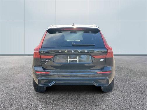 2022 Volvo XC60 Recharge Plug-In Hybrid T8 R-Design