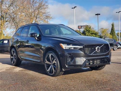 2022 Volvo XC60 Recharge Plug-In Hybrid T8 R-Design