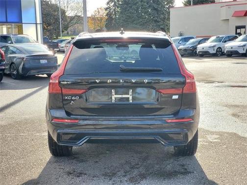 2022 Volvo XC60 Recharge Plug-In Hybrid T8 R-Design