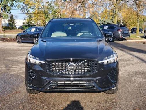 2022 Volvo XC60 Recharge Plug-In Hybrid T8 R-Design