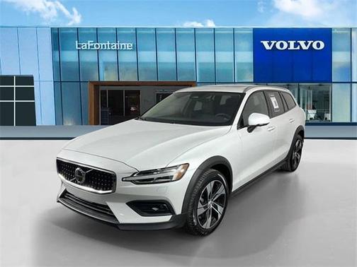 2023 Volvo V60 Cross Country B5 Plus