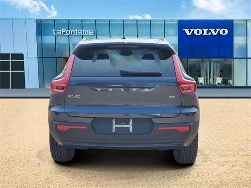 2026 Volvo XC40 B5 Core