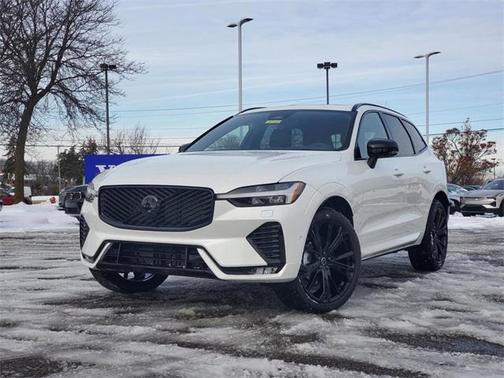 2026 Volvo XC60 B5 Ultra Black Edition