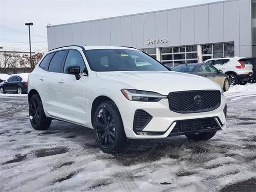 2026 Volvo XC60 B5 Ultra Black Edition