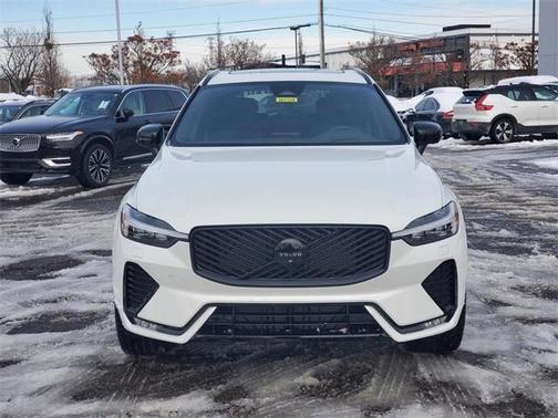 2026 Volvo XC60 B5 Ultra Black Edition