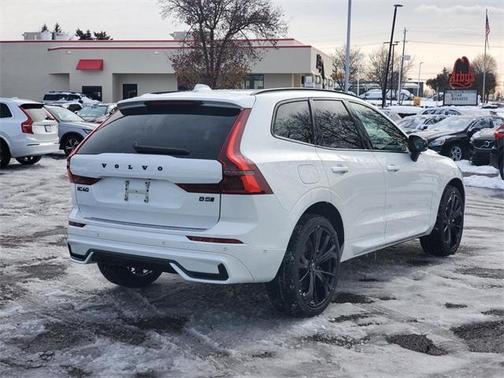 2026 Volvo XC60 B5 Ultra Black Edition