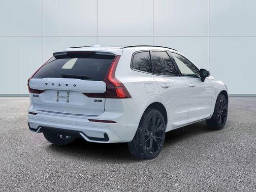 Crystal White Metallic 2026 Volvo XC60 B5 Ultra Black Edition