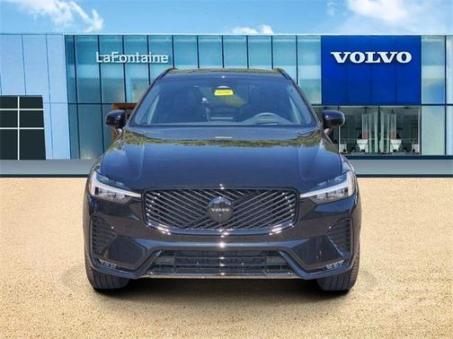 2026 Volvo XC60 B5 Ultra Black Edition