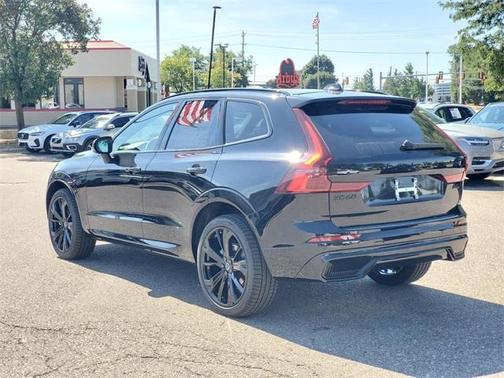 2026 Volvo XC60 B5 Ultra Black Edition