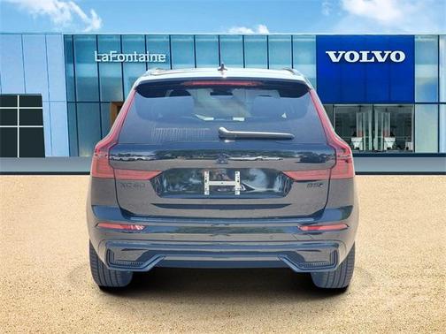 2026 Volvo XC60 B5 Ultra Black Edition