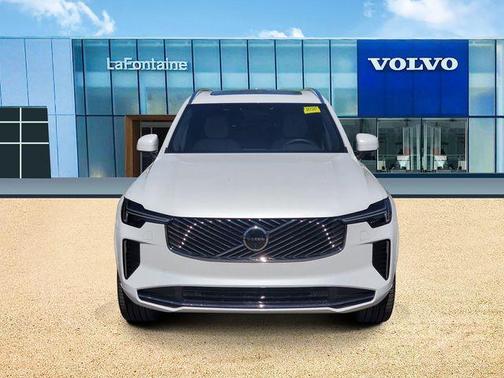 Crystal White Pearl 2026 Volvo XC90 B6 Plus 7-Seater