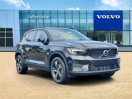 2026 Volvo XC40 B5 Core