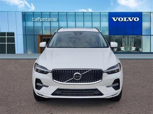 2022 Volvo XC60 B5 Momentum
