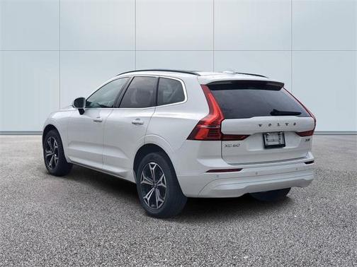 2022 Volvo XC60 B5 Momentum