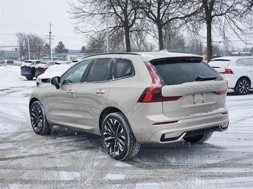 2026 Volvo XC60 B5 Ultra