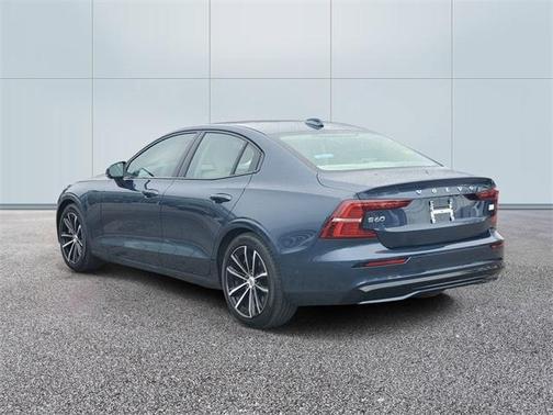2023 Volvo S60 Recharge Plug-In Hybrid T8 Plus Dark Theme