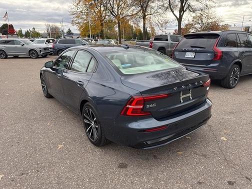 2023 Volvo S60 Recharge Plug-In Hybrid T8 Plus Dark Theme