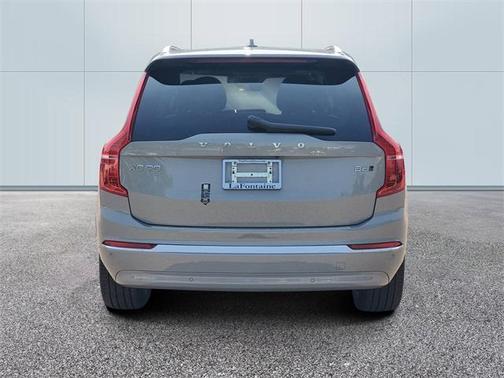 2025 Volvo XC90 B6 Plus 7-Seater