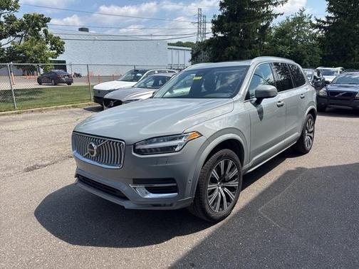 2025 Volvo XC90 B6 Plus 7-Seater