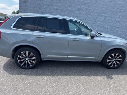 2025 Volvo XC90 B6 Plus 7-Seater