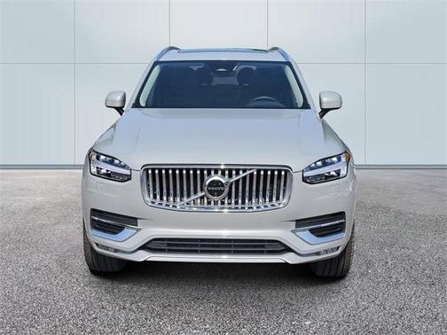 2025 Volvo XC90 B6 Plus 7-Seater