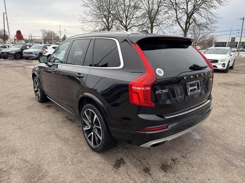 2021 Volvo XC90 T6 Momentum 6 Passenger