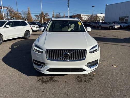 2024 Volvo XC90 Recharge Plug-In Hybrid T8 Plus Bright Theme 7 Passenger