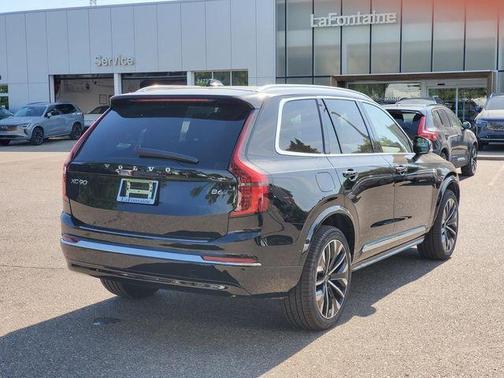 Onyx Black Metallic 2026 Volvo XC90 B6 Plus 7-Seater