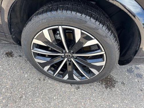 Onyx Black Metallic 2026 Volvo XC90 B6 Plus 7-Seater
