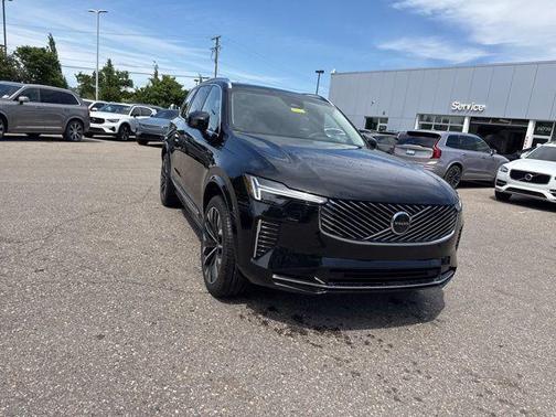 Onyx Black Metallic 2026 Volvo XC90 B6 Plus 7-Seater