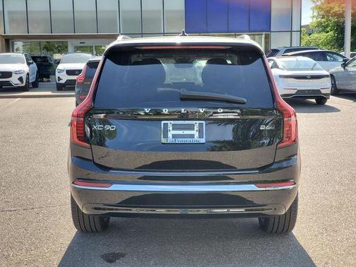 Onyx Black Metallic 2026 Volvo XC90 B6 Plus 7-Seater