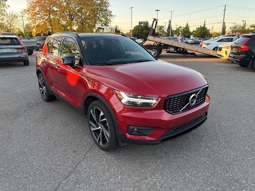 2021 Volvo XC40 T5 R-Design