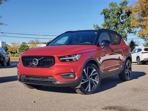 2021 Volvo XC40 T5 R-Design