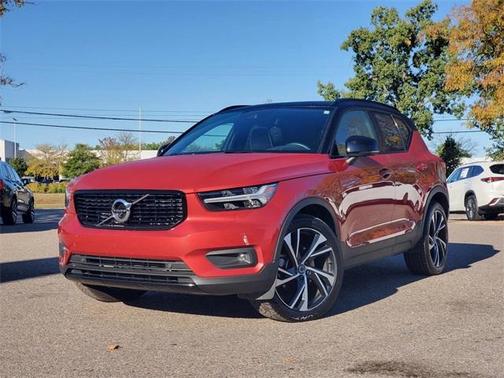 2021 Volvo XC40 T5 R-Design