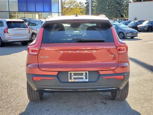 2021 Volvo XC40 T5 R-Design