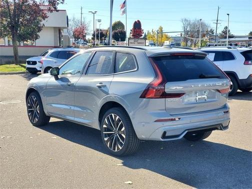 2026 Volvo XC60 B5 Ultra