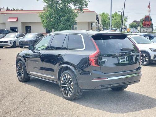 Onyx Black Metallic 2026 Volvo XC90 B6 Plus 7-Seater