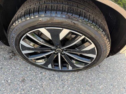 Onyx Black Metallic 2026 Volvo XC90 B6 Plus 7-Seater