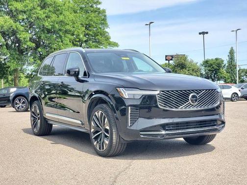 Onyx Black Metallic 2026 Volvo XC90 B6 Plus 7-Seater