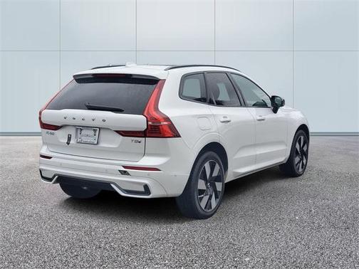 2025 Volvo XC60 Plug-In Hybrid T8 Plus
