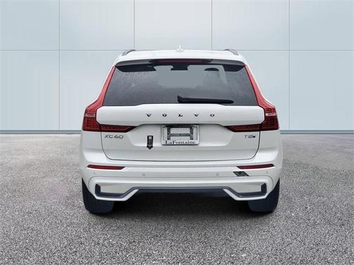2025 Volvo XC60 Plug-In Hybrid T8 Plus