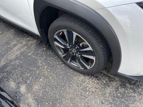 White Pearl 2024 Lexus UX 250h Base