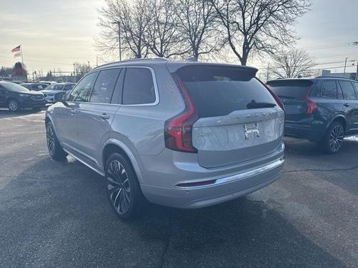 2025 Volvo XC90 B6 Plus 7-Seater