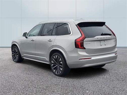 2025 Volvo XC90 B6 Plus 7-Seater