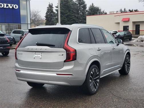 2025 Volvo XC90 B6 Plus 7-Seater