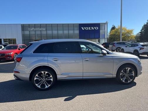 2022 Audi Q7 55 Premium Plus