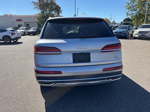 2022 Audi Q7 55 Premium Plus